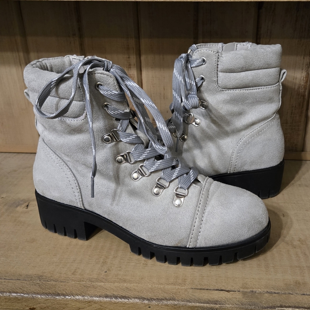 Charlotte Russe Gray Boots Size 8